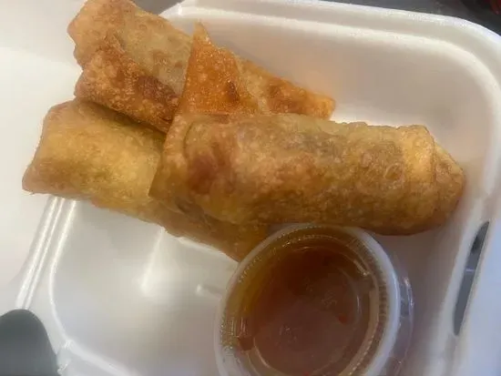 Egg rolls with pineapple sweet chili sauce (3) 