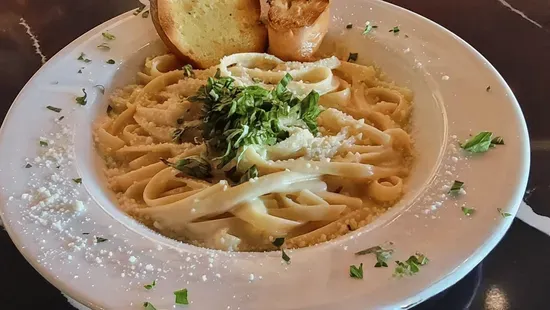 Fettuccine Alfredo