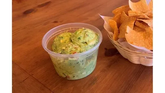 Pint of Guacamole & Chips