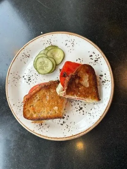 Grilled Cheese & Tomato