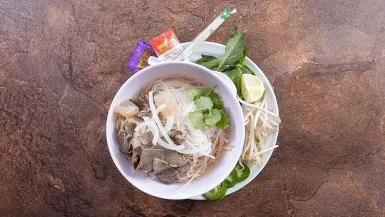 B89. Well-Done Brisket, Fatty Brisket and Soft Tendon – Phở Chín, Gầu, Gân