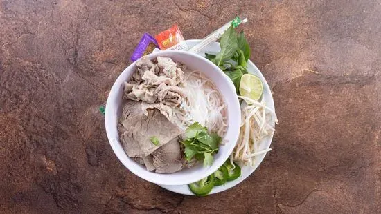 B87. Eye of Round Steak & Well-Done Brisket – Phở Tái, Chín