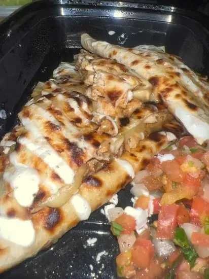 Pollo Quesadilla