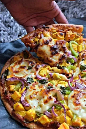 Butter Paneer Pizza