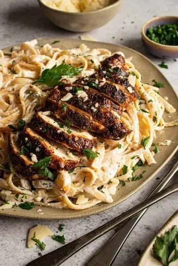 Cajún Alfredo Blackened Fettuccine