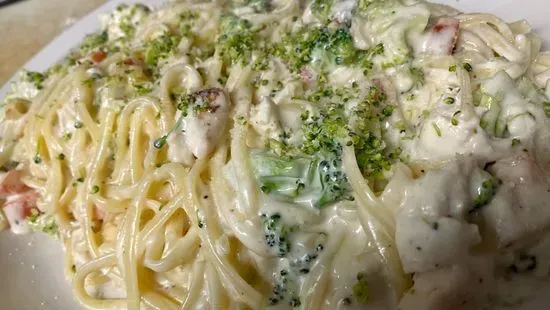 Family Style Alfredo Dinner