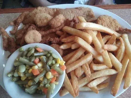 Fried Seafood Combo Platter