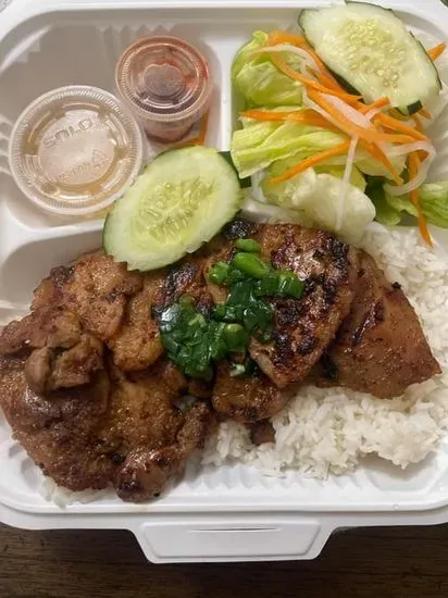 55. BBQ Boneless Chicken Over Rice / Cơm Gà Nướng