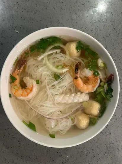 #24 Seafood w/Rice Noodle Soup