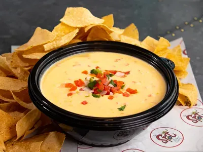 Queso and chips 1 quart