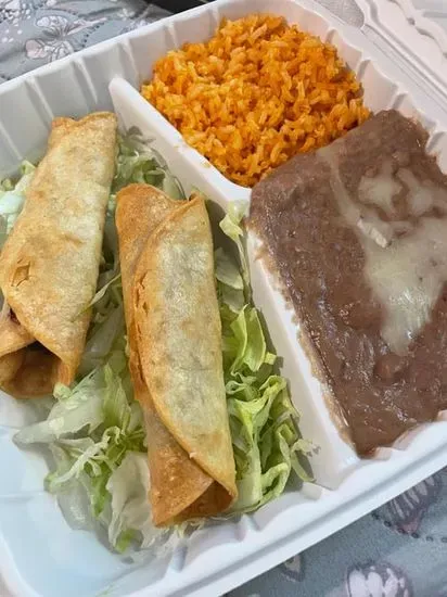 Flautas  con Guacamole y Crema