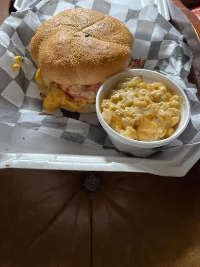 Brisket Mac-Attack Burger