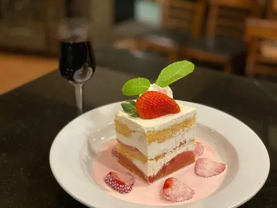 STRAWBERRY TALL CAKE
