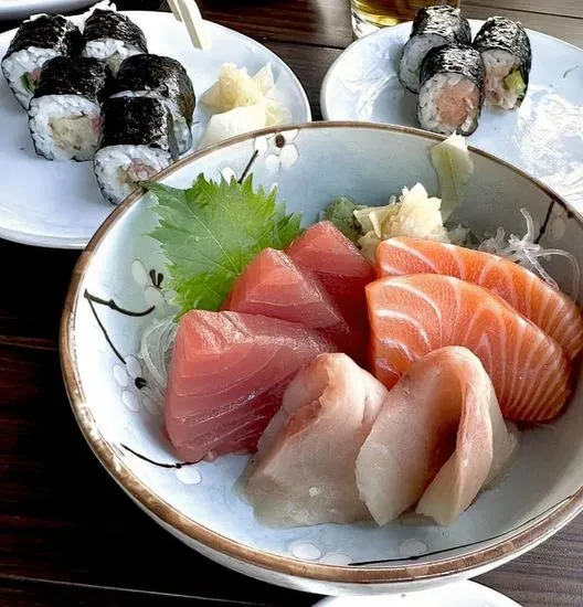 Assorted Sashimi (7 pcs)