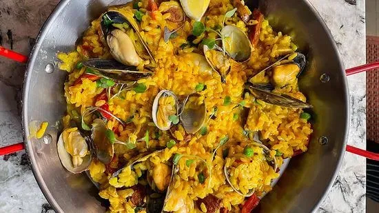 Traditional Paella Valencia