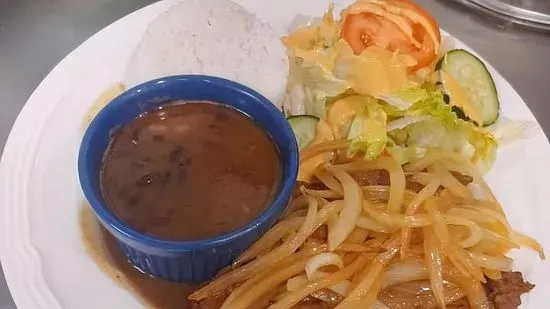 Hígado Encebollado / Liver with Onions