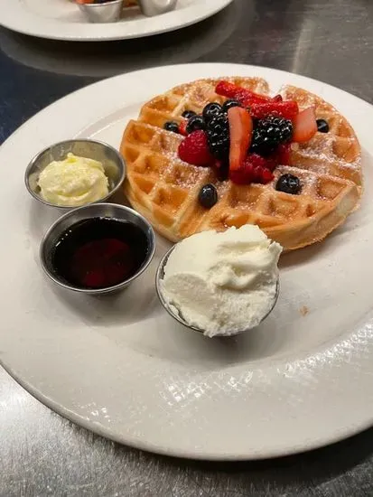 Kids Waffle with Fruit