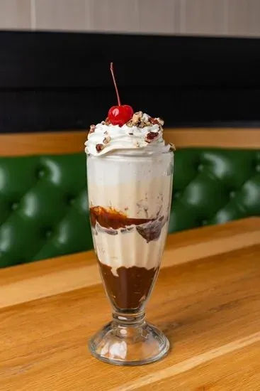 Jumbo Hot Fudge Sundae