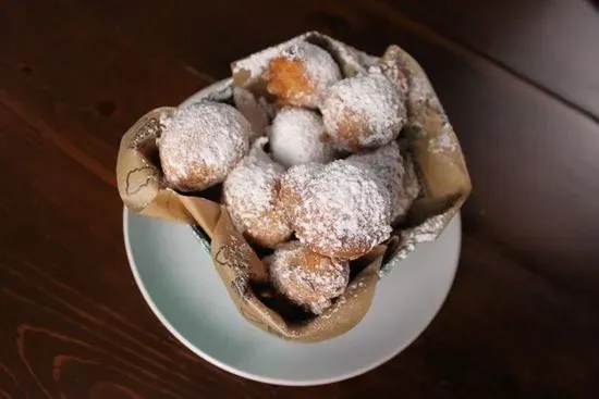 French Quarter Powdered Sugar Beignets