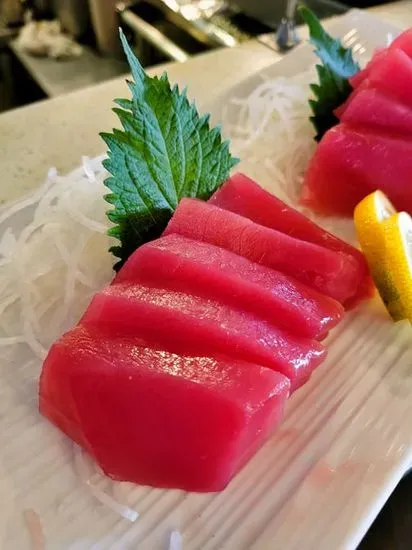 Tuna sashimi