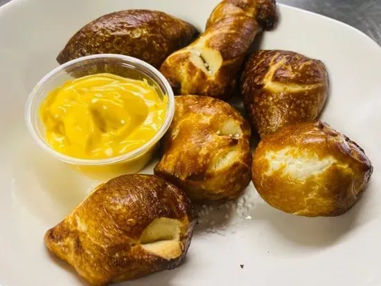 PRETZEL BITES