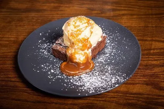 BROWNIE W/ ICE CREAM