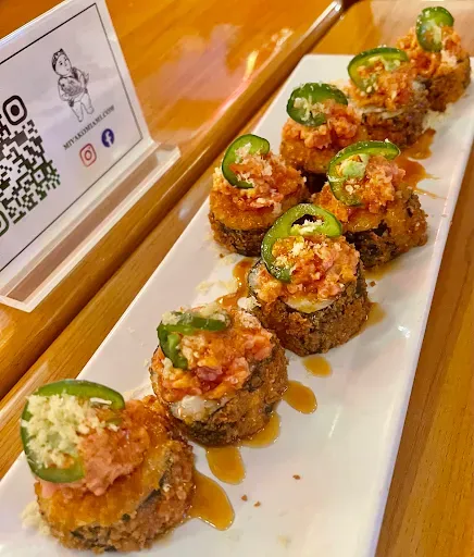 Sunset Roll (Tuna Topping)