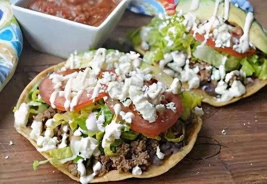 Tostadas con Carne Azada / Tostadas with Steak