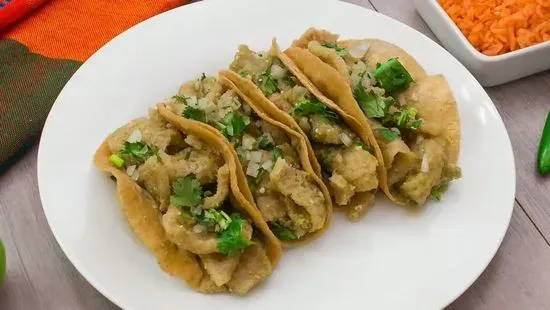 Tacos de Chicharron (Tortilla de Mais) / Chicharron Tacos  (Corn Tortillas) 