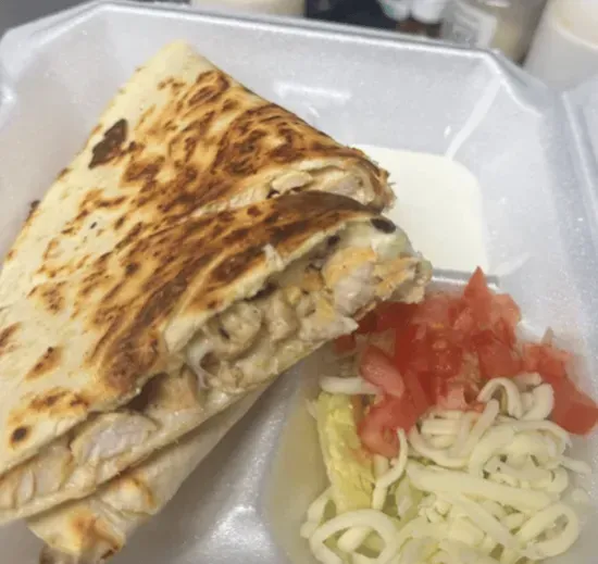 Quesadilla de Pollo / Quesadilla with Chicken