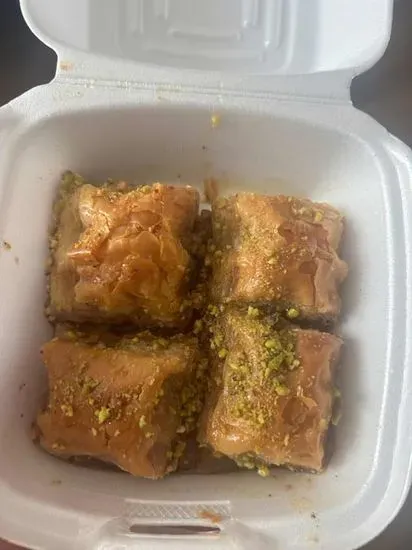 Baklava (4 Pieces)