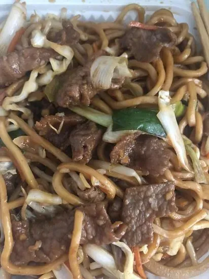 6. Beef chow mein牛肉炒面