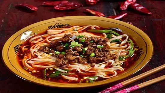 17. Spicy Noodle soup with mixed sauce