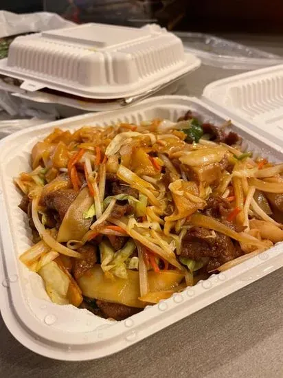 干炒牛河 Beef chow fun