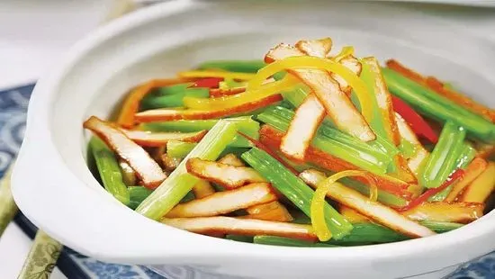 7. Chinese celery with Dry Bean curd唐芹香干