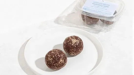 VEGAN CACAO HAZELNUT DATE ENERGY BITES