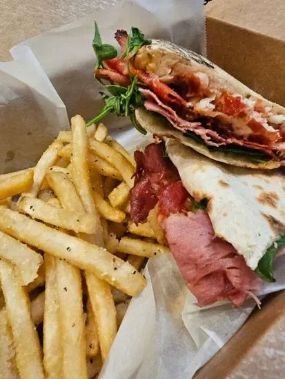 Salumi Pizza Sandwich & Fries