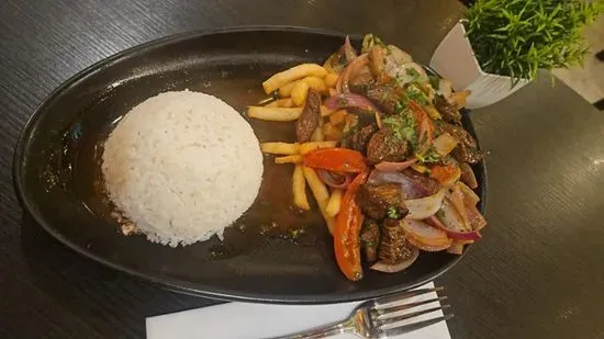 Lomo Saltado