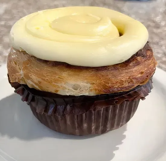 Cinnamon Roll with Cream cheese Icing 