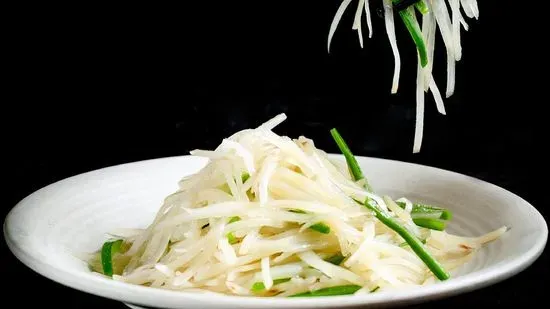 Stir fried shredded potato "尖椒土豆絲"