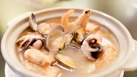 Tofu with Seafood in Clay Pot 海鮮豆腐煲