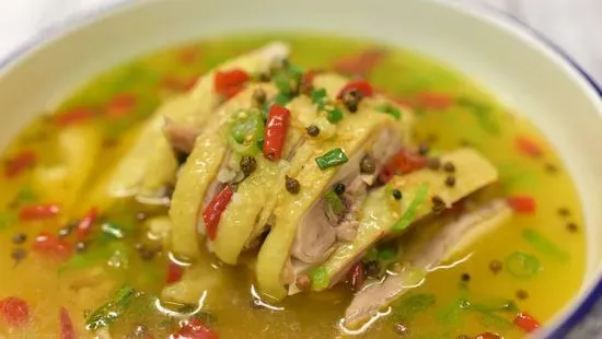 Spicy Chicken with Peppercorns in Clear Broth 椒麻黃毛雞