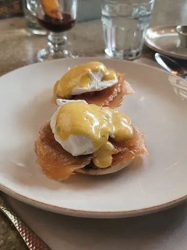 Salmon Eggs Benedict
