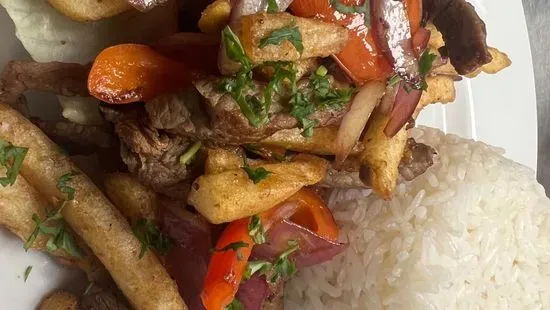 Lomo saltado