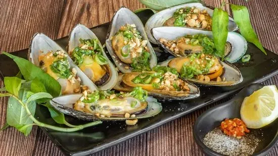 Grilled Mussels Onion/Chem Chép Nướng Mỡ Hành