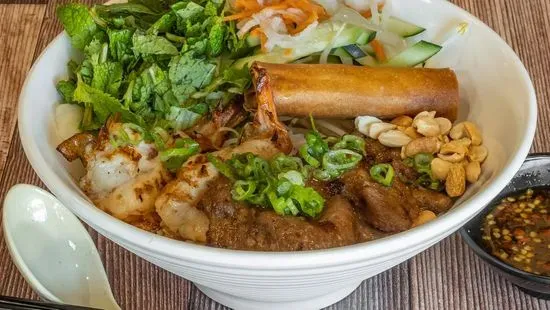 Grilled Pork Vermicelli/Bún Thịt Nướng