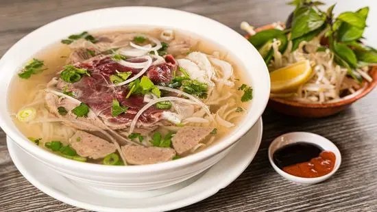 Phở Đặc Biệt/House Special Combination Phở