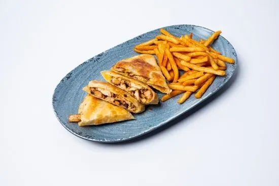 KIDS CHICKEN & CHEESE QUESADILLA