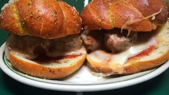 GARLIC KNOT MEATBALL SLIDERS