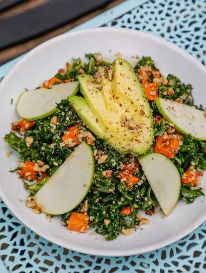 KALE & AVOCADO SALAD